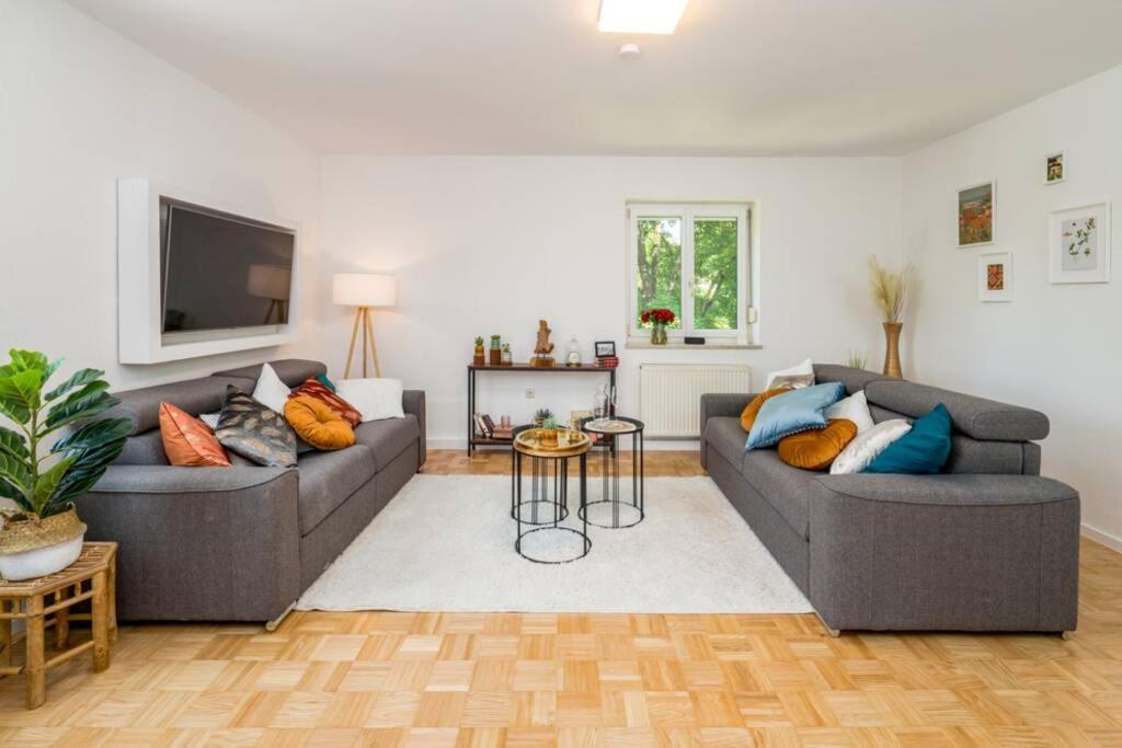 Eg Rechts -Wunderschone 80M² Grosse 3-Zimmer City Wohnung Nahe Salzburg Freilassing Exterior foto